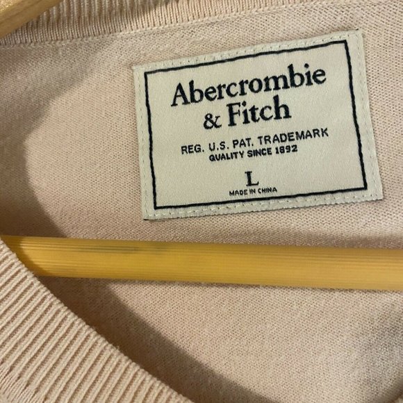 ABERCROMBIE & FITCH PASTEL PINK SOFT SWEATER LARGE - Picture 4 of 5